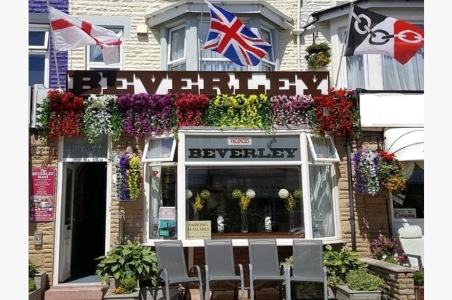 Beverley Hotel, 26 St. Chads Road, Blackpool, FY1
