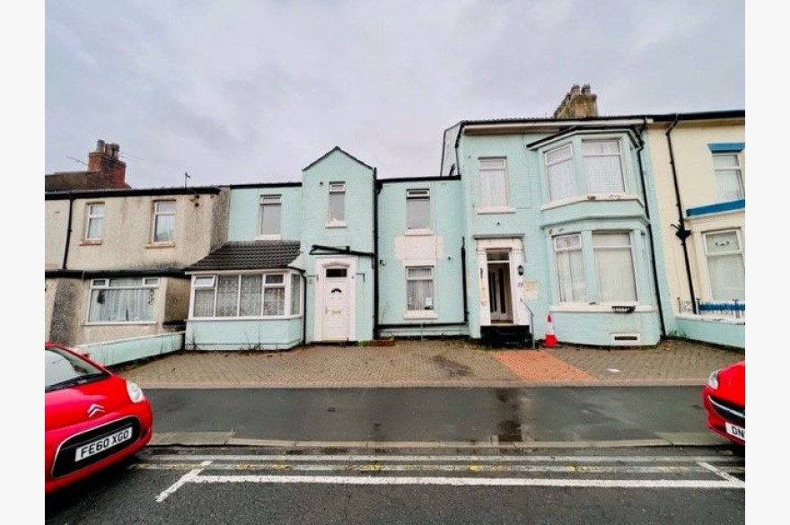 28, Moore Street, Blackpool, FY4